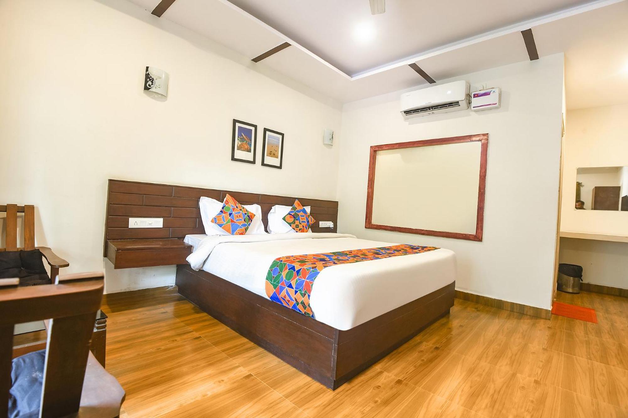 Fabhotel La Volga - Nr Morjim Beach מראה חיצוני תמונה