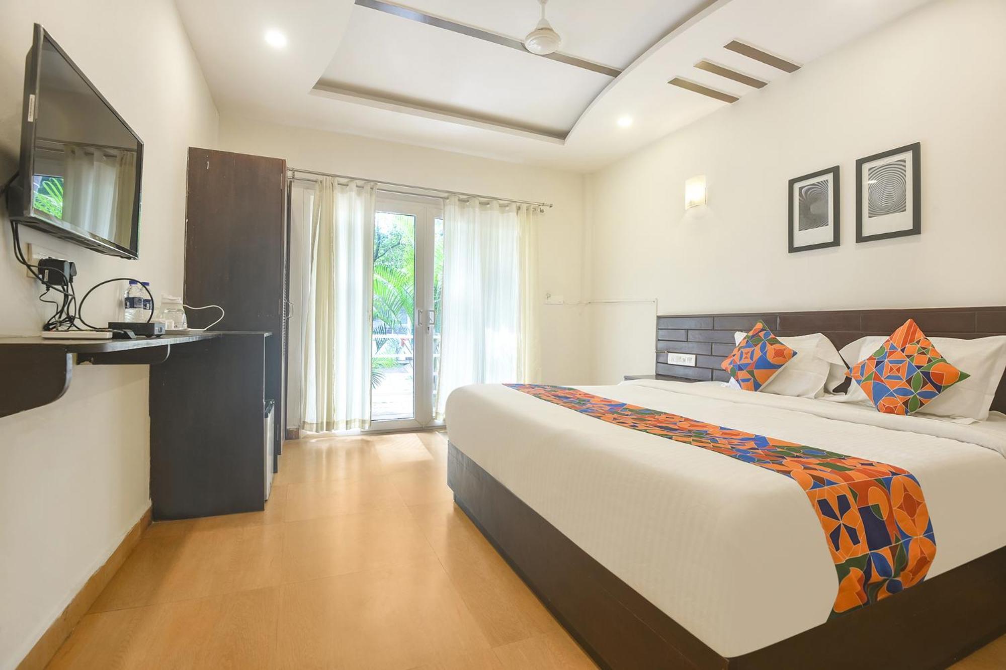 Fabhotel La Volga - Nr Morjim Beach מראה חיצוני תמונה
