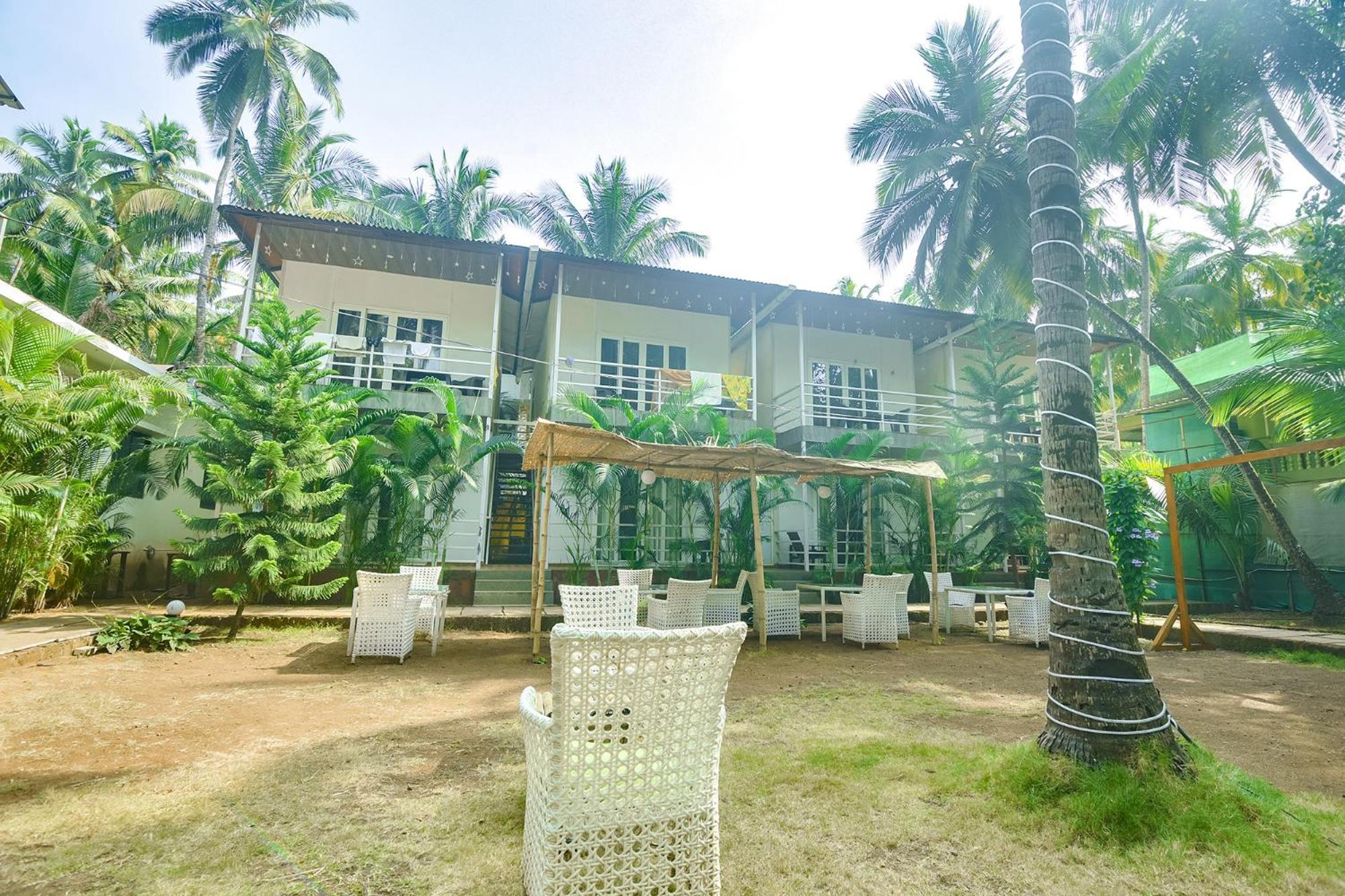 Fabhotel La Volga - Nr Morjim Beach מראה חיצוני תמונה