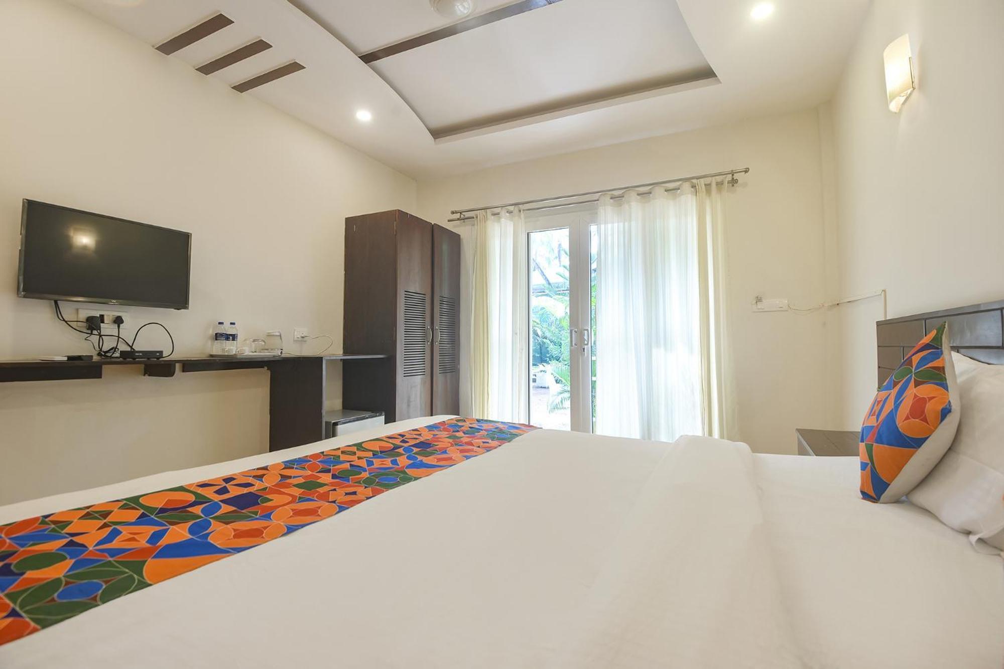 Fabhotel La Volga - Nr Morjim Beach מראה חיצוני תמונה